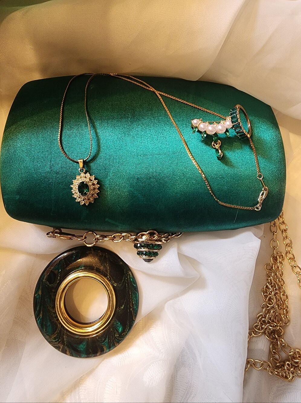 Vintage Jewelry Set Comes With Satin Clutch